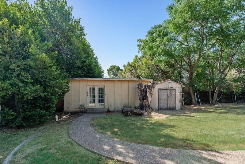 919 Surry Place Drive, Cleburne TX 76033 - Photo 22