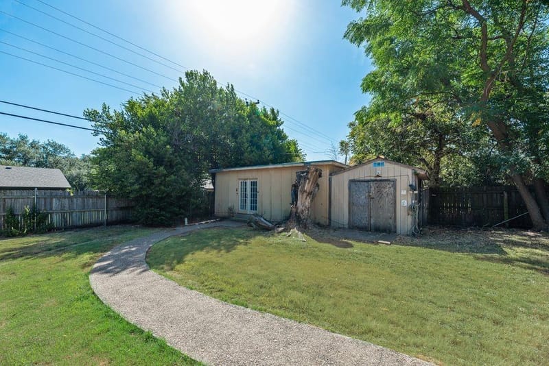 919 Surry Place Drive, Cleburne TX 76033 - Photo 28