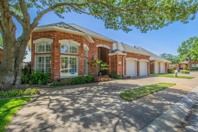 757 Village Green Drive, DeSoto TX 75115 - Photo 32