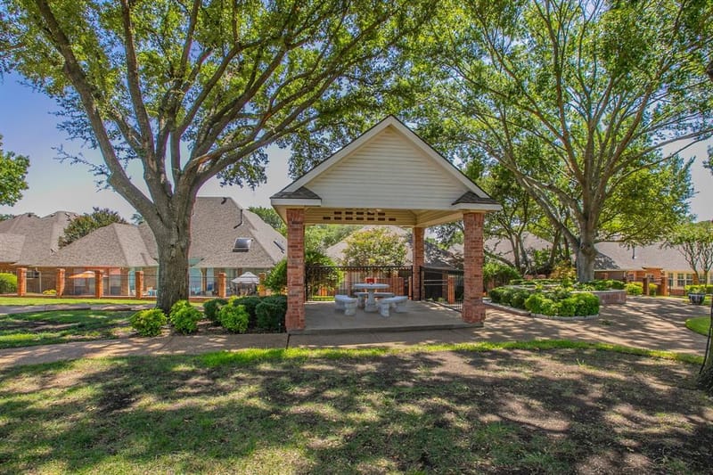 757 Village Green Drive, DeSoto TX 75115 - Photo 37