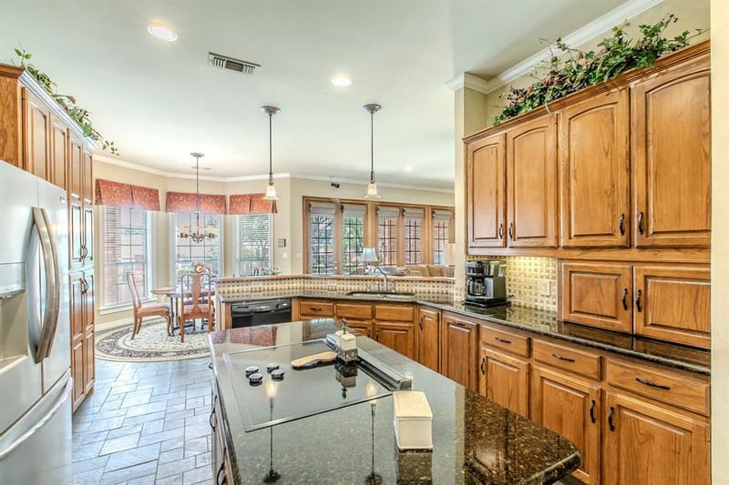 757 Village Green Drive, DeSoto TX 75115 - Photo 8
