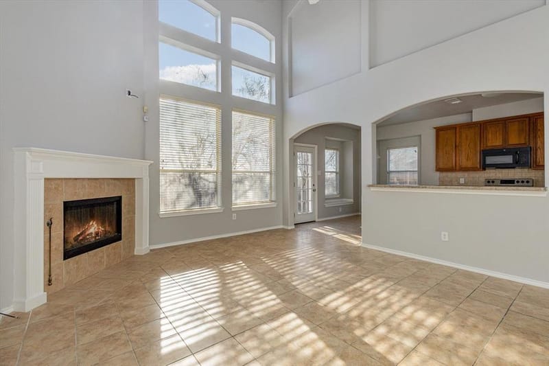 7920 Glenway Drive, Dallas TX 75249 - Photo 10