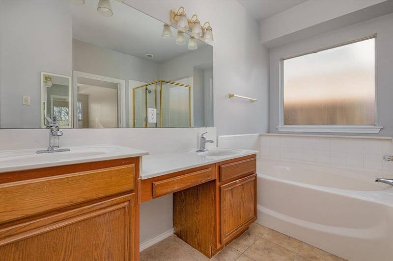 7920 Glenway Drive, Dallas TX 75249 - Photo 18