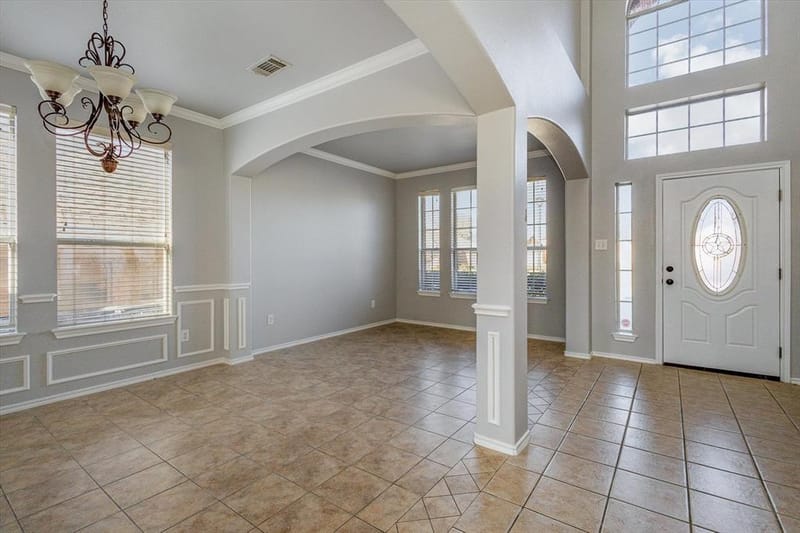7920 Glenway Drive, Dallas TX 75249 - Photo 4
