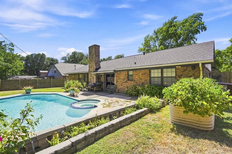 2310 Louise Lane, Ennis TX 75119 - Photo 27