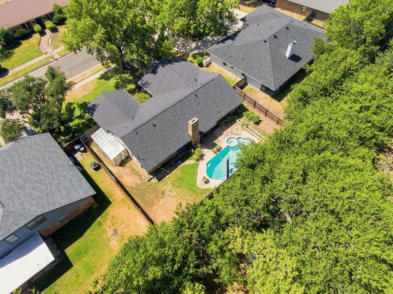 2310 Louise Lane, Ennis TX 75119 - Photo 32