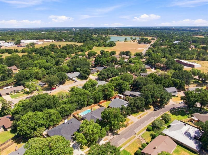 2310 Louise Lane, Ennis TX 75119 - Photo 29