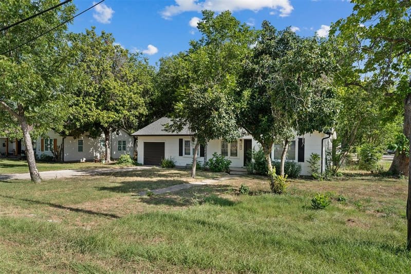 905 E Avenue C, Valley Mills TX 76689 - Photo 23