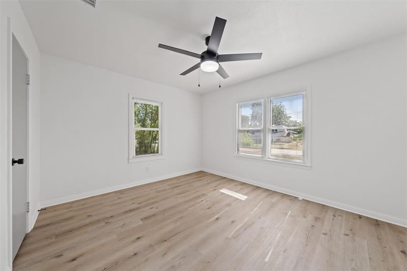 905 E Avenue C, Valley Mills TX 76689 - Photo 13