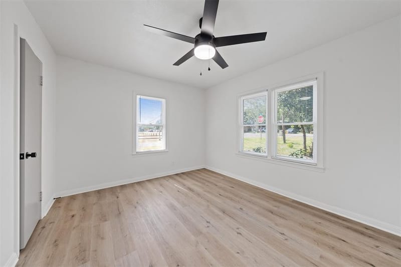 905 E Avenue C, Valley Mills TX 76689 - Photo 16