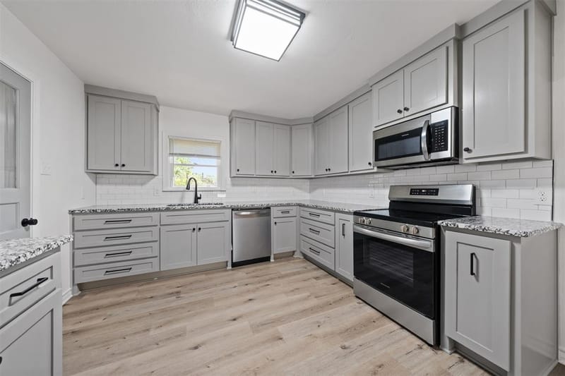905 E Avenue C, Valley Mills TX 76689 - Photo 7