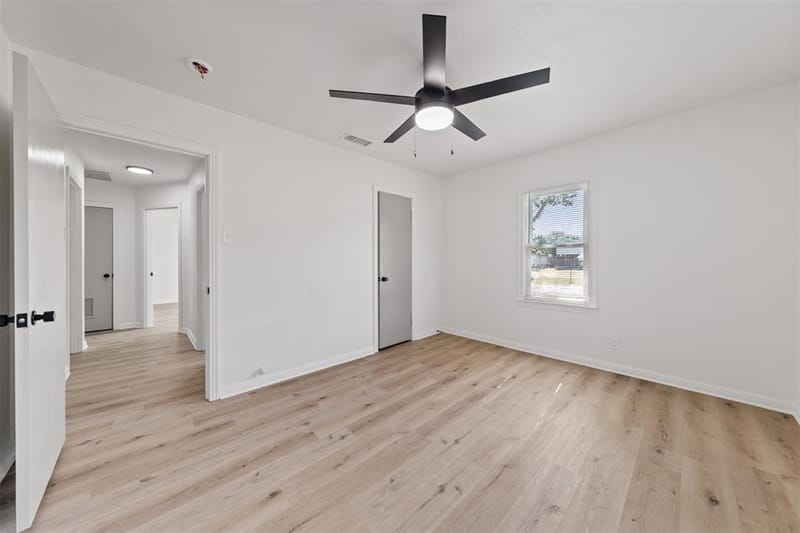 905 E Avenue C, Valley Mills TX 76689 - Photo 14