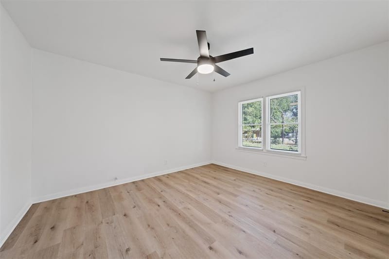 905 E Avenue C, Valley Mills TX 76689 - Photo 15