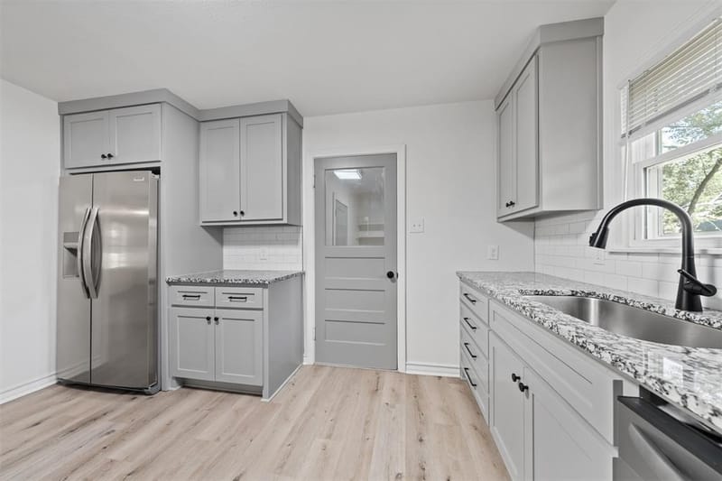 905 E Avenue C, Valley Mills TX 76689 - Photo 11
