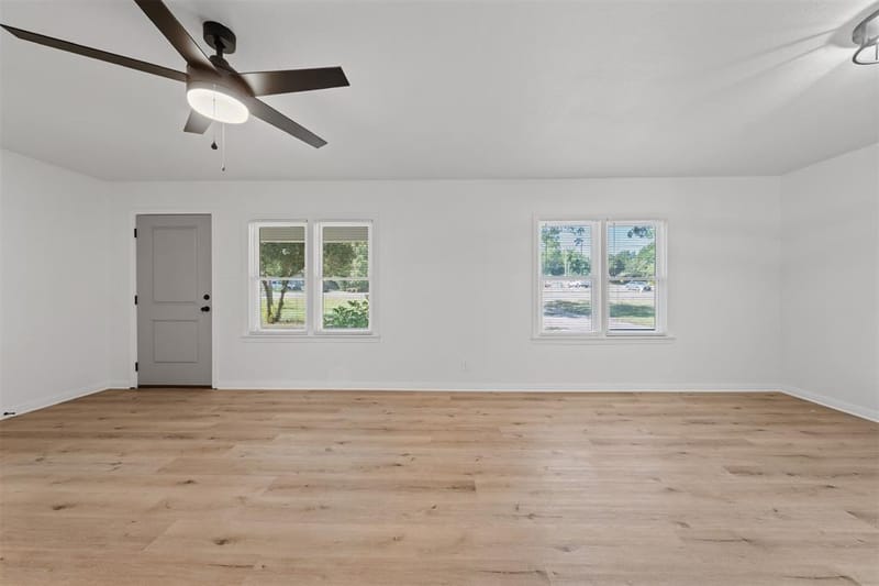 905 E Avenue C, Valley Mills TX 76689 - Photo 4