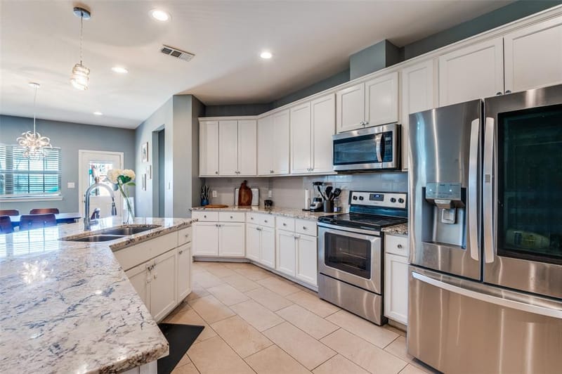 2723 Pike Drive, Lancaster TX 75134