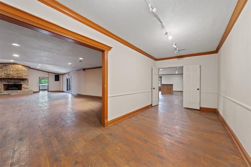 6401 Rock Creek Road, Waco TX 76708 - Photo 16