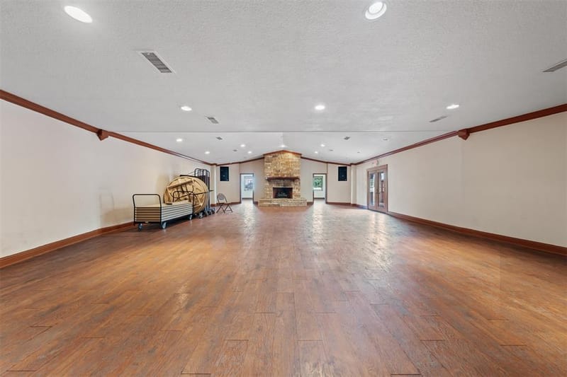 6401 Rock Creek Road, Waco TX 76708 - Photo 7