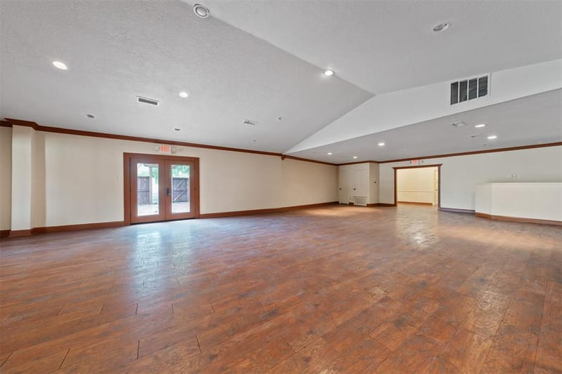 6401 Rock Creek Road, Waco TX 76708 - Photo 10