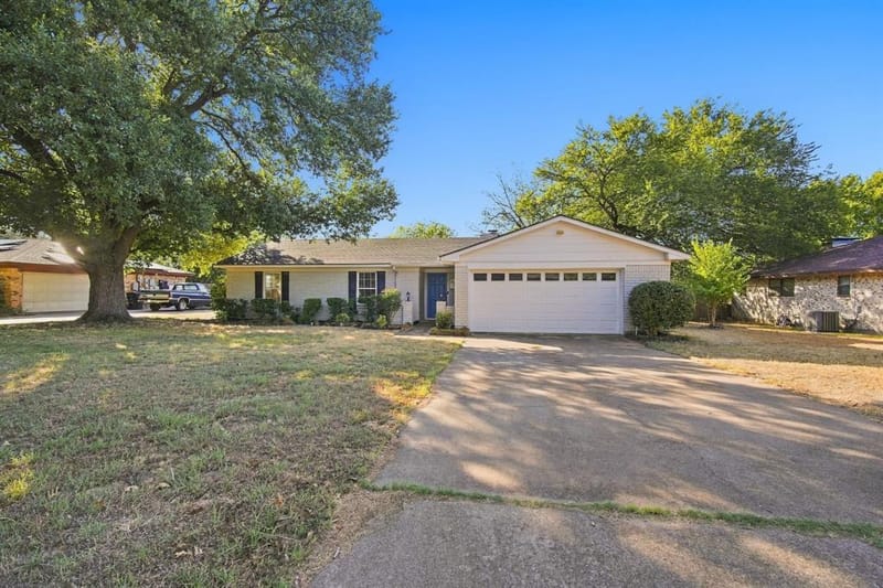 1215 Cindy Lane, Cleburne TX 76033 - Photo 6