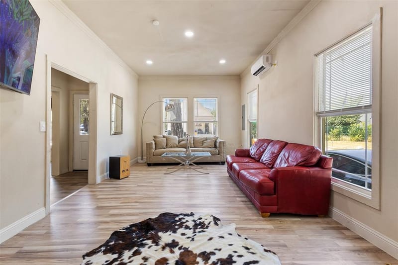 314 N Harding Street, Fort Worth TX 76102 - Photo 2