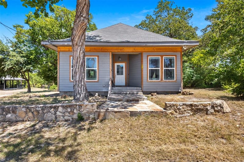 314 N Harding Street, Fort Worth TX 76102