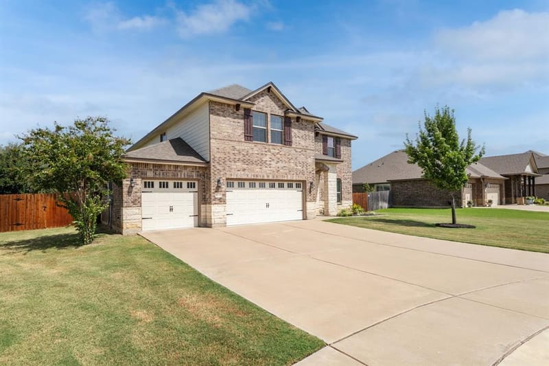 1220 Drummond Circle, Waco TX 76712 - Photo 2
