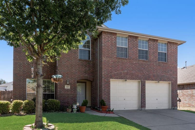9208 Conestoga Drive, Fort Worth TX 76131 - Photo 3