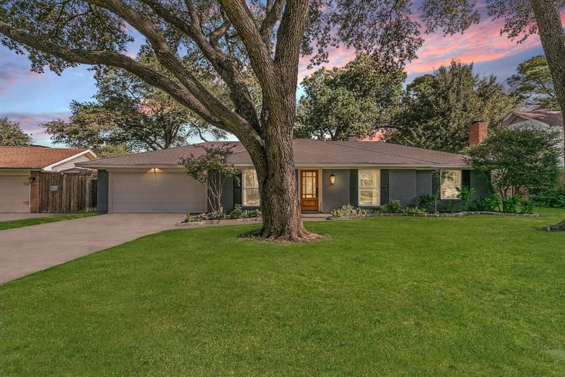 2109 Friar Tuck Drive, Arlington TX 76013