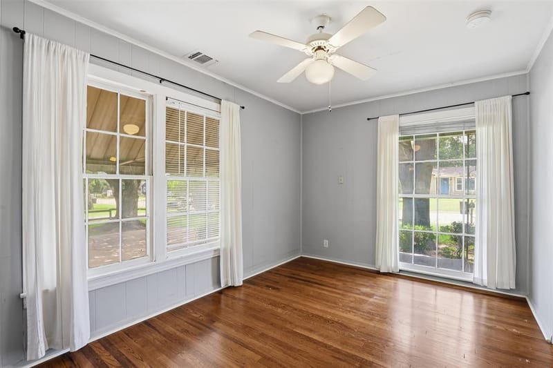 902 W Bridge Street, Granbury TX 76048 - Photo 9