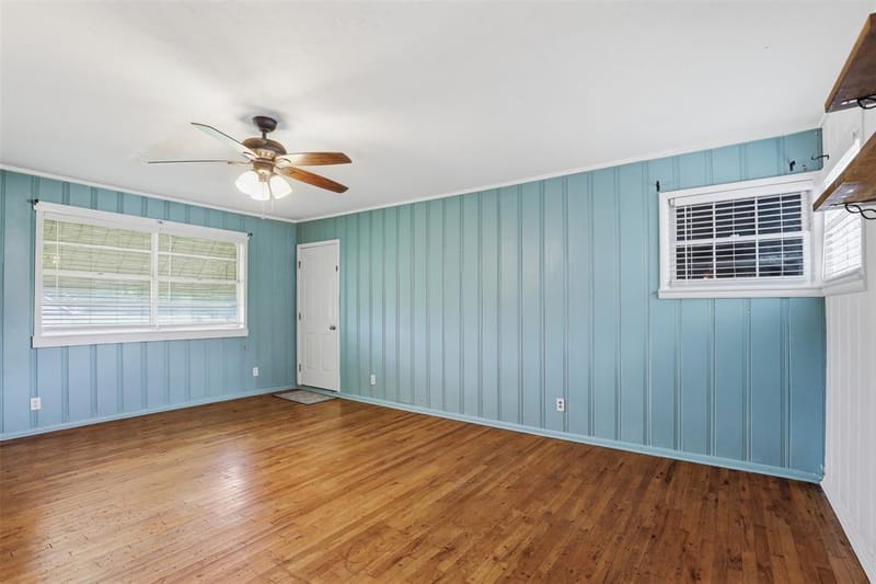 902 W Bridge Street, Granbury TX 76048 - Photo 11