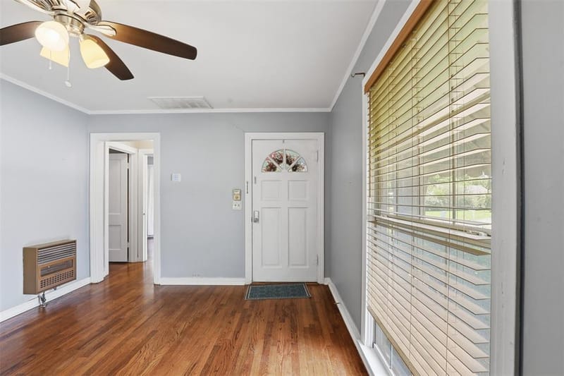 902 W Bridge Street, Granbury TX 76048 - Photo 8