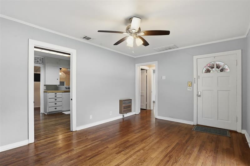 902 W Bridge Street, Granbury TX 76048 - Photo 25