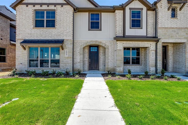 815 Homeplace Circle, Mansfield TX 76063 - Photo 2