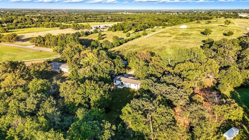 615 County Road 167, Whitesboro TX 76273 - Photo 39