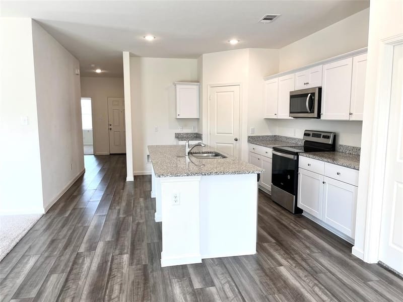8400 Hawkview Drive, Fort Worth TX 76179 - Photo 6