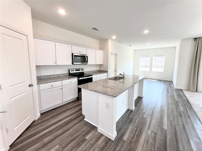 8400 Hawkview Drive, Fort Worth TX 76179 - Photo 4