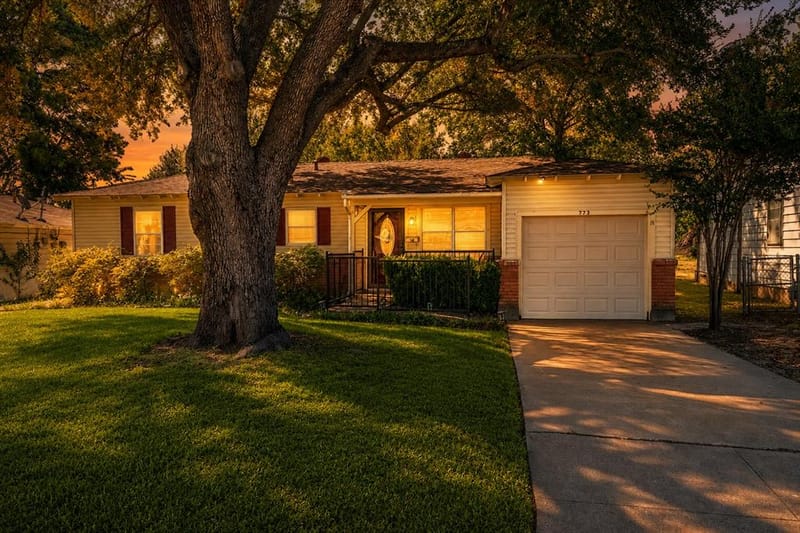 773 Betty Lane, Hurst TX 76053