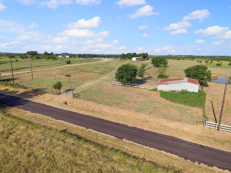 5634 County Road 1094, Celeste TX 75423 - Photo 17