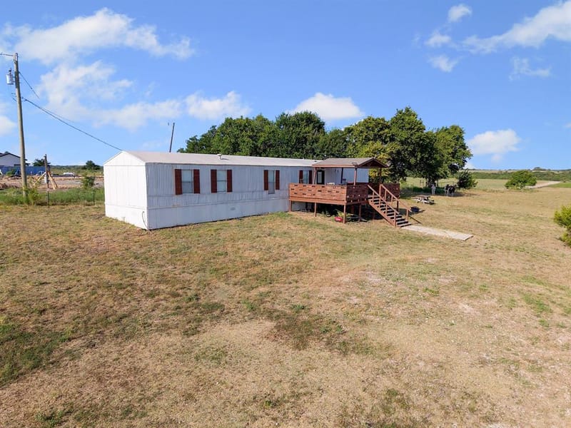 5634 County Road 1094, Celeste TX 75423 - Photo 16