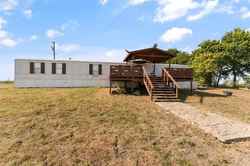 5634 County Road 1094, Celeste TX 75423 - Photo 28