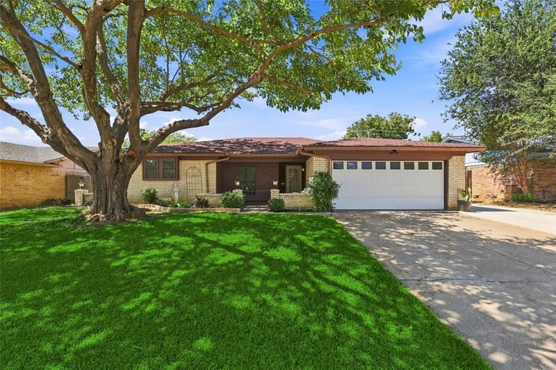 3113 Mossy Oak Lane, Bedford TX 76021