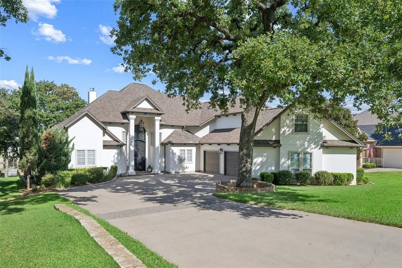 1825 Spinnaker Lane, Azle TX 76020