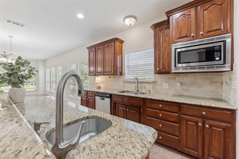 1825 Spinnaker Lane, Azle TX 76020 - Photo 11