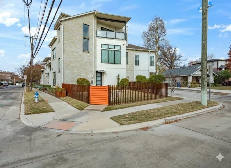 2802 Lee Street, Dallas TX 75206