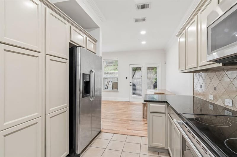 2117 Parkview, Carrollton TX 75006 - Photo 12