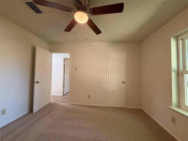 1136 Kris Street, Irving TX 75060 - Photo 17
