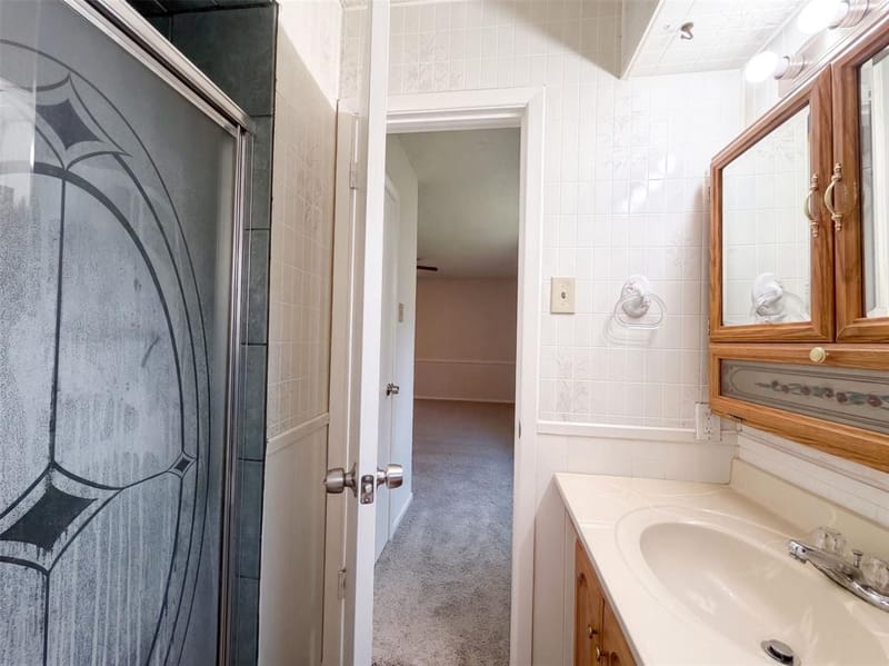 1136 Kris Street, Irving TX 75060 - Photo 16