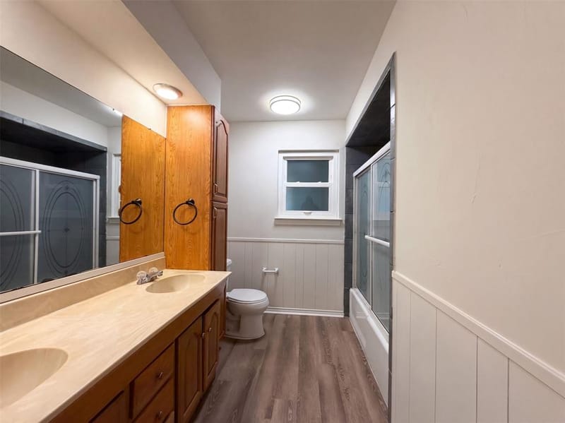 1136 Kris Street, Irving TX 75060 - Photo 12
