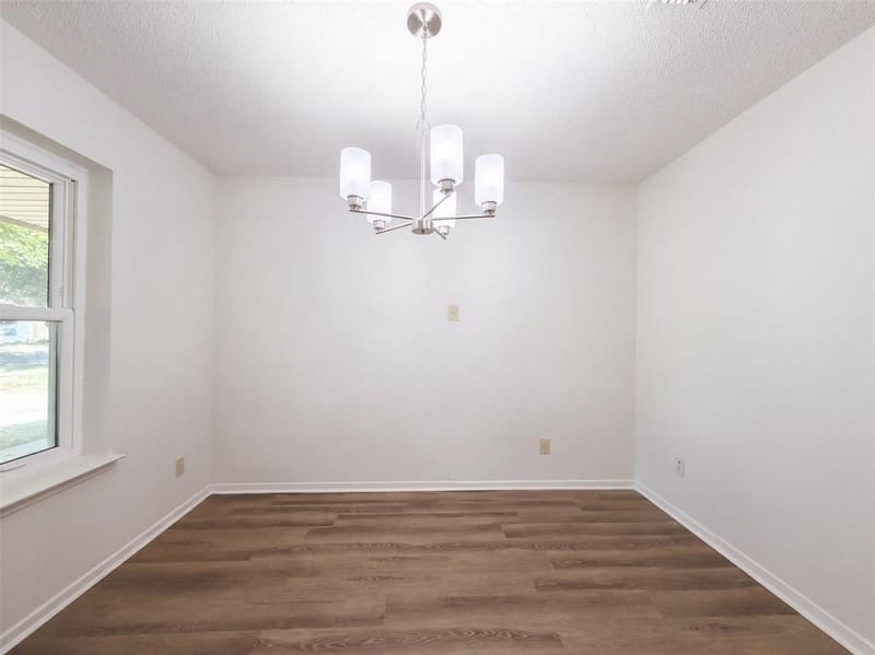 1136 Kris Street, Irving TX 75060 - Photo 9
